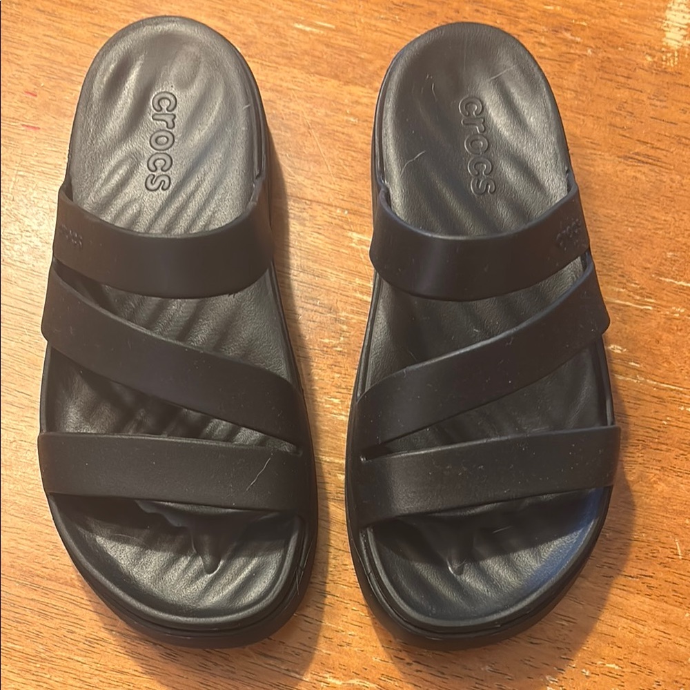 CROCS Women’s Getaway Black Strappy Slide Sandals